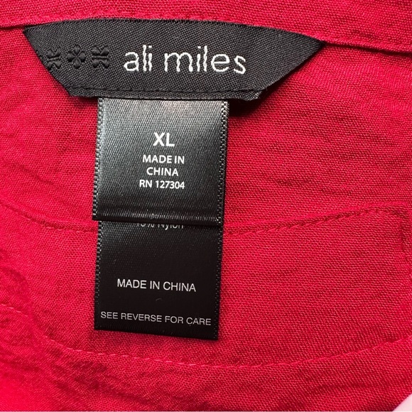 Ali Miles Women's Red Long Sleeve Top with White Accents Size XL - Picture 10 of 10